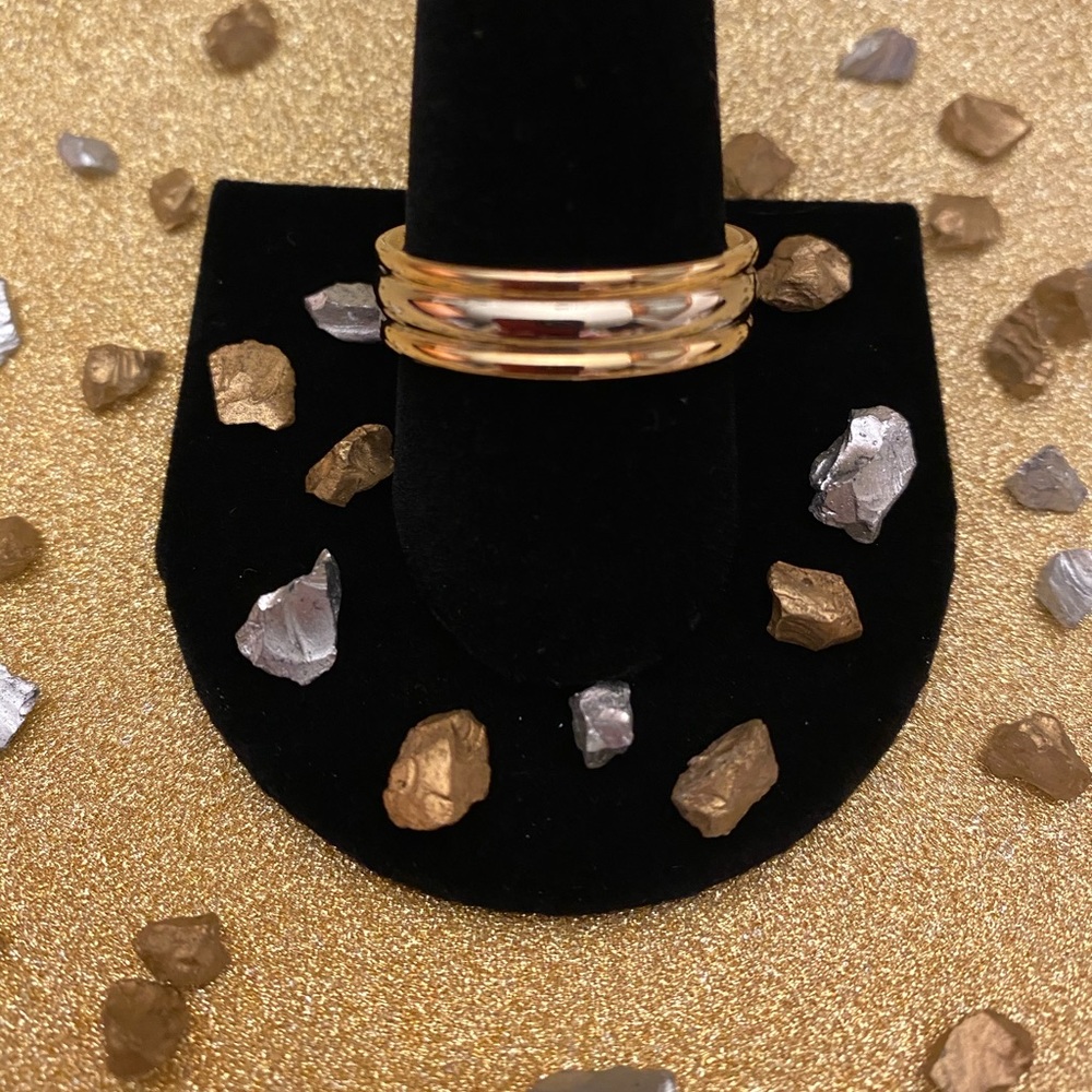 14K Yellow/White/Yellow Grooved Wedding Band
